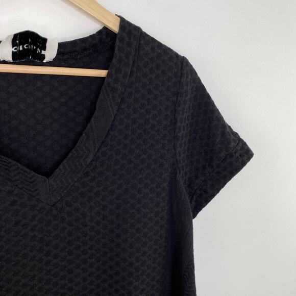 Cecilie Copnehagen Black Textured Short Sleeve V-Neck Top Women's Size Large - Picture 2 of 6